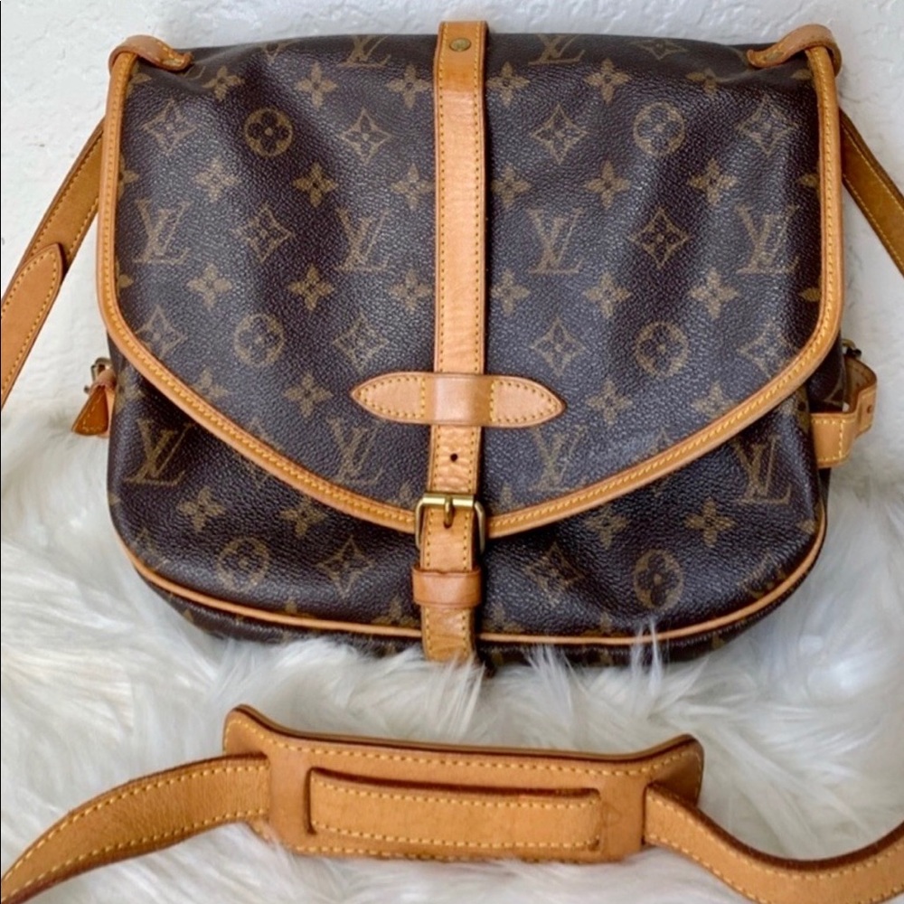 LV CROSSBODY Bag *Authentic*